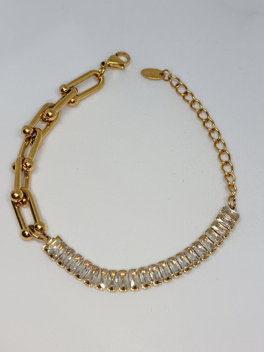 Baguette Clear Zircon and U Chain Bracelet | 18k Gold Plated